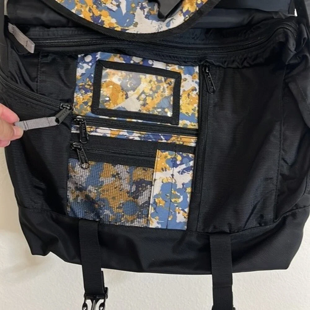 L.L. Bean Black Polyester Laptop Computer Messenger crossbody Bag paint splatter